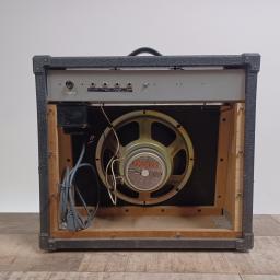 Roland JC-50