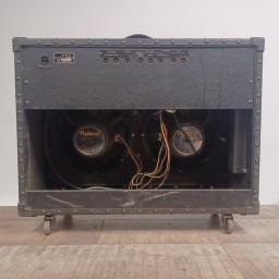 ROLAND JC-120