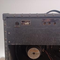 ROLAND JC-120