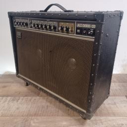 ROLAND JC-120