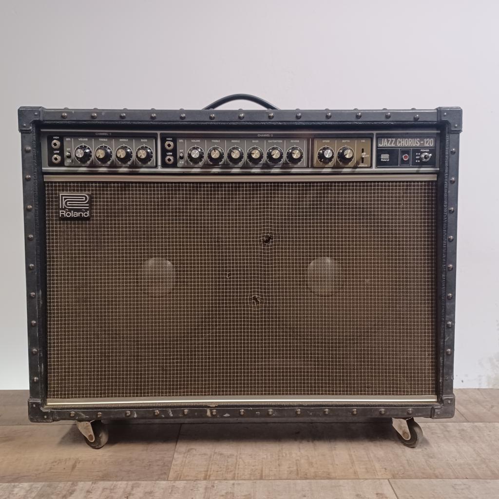 ROLAND JC-120