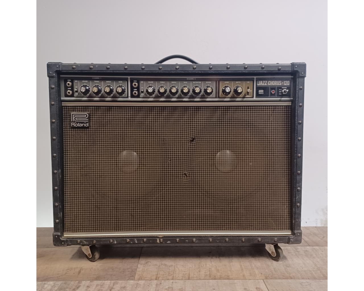 ROLAND JC-120