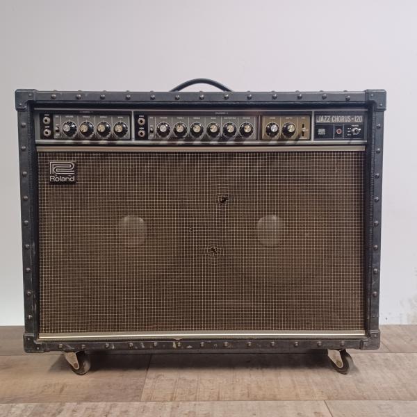 ROLAND JC-120