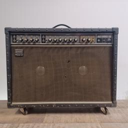 ROLAND JC-120