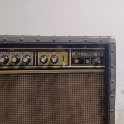 ROLAND JC-120