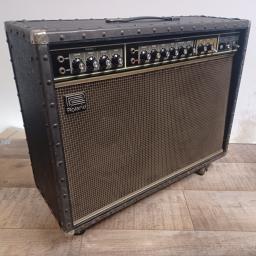 ROLAND JC-120