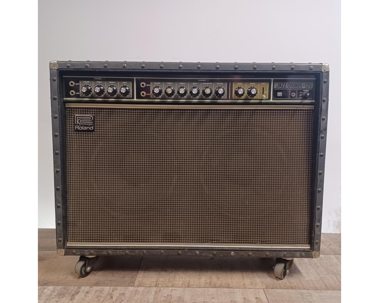 ROLAND JC-120