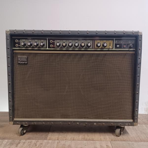 ROLAND JC-120