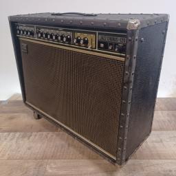 ROLAND JC-120