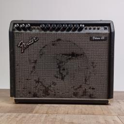 FENDER DELUXE 85