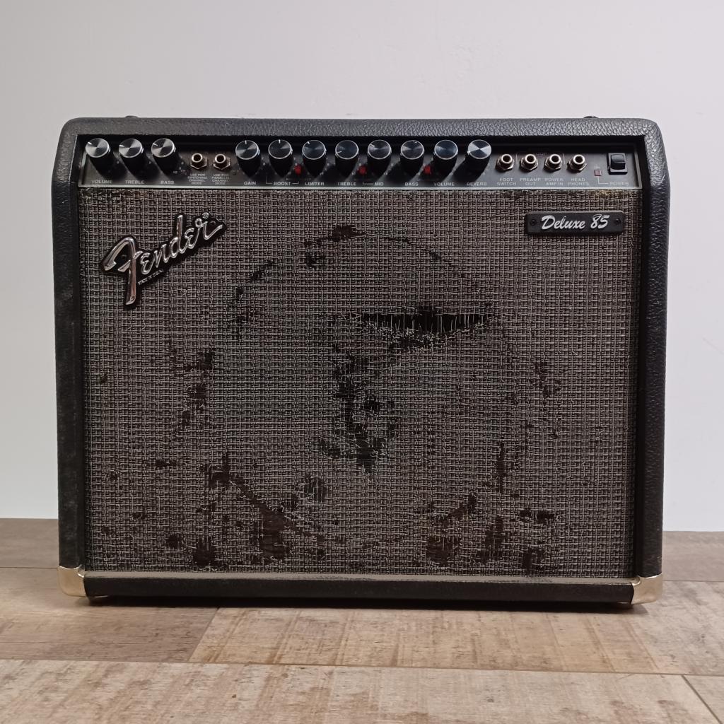 FENDER DELUXE 85