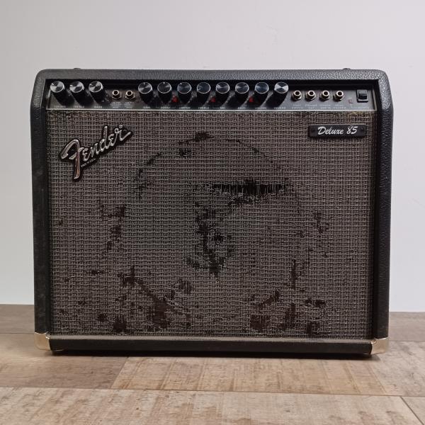 FENDER DELUXE 85