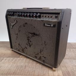 FENDER DELUXE 85