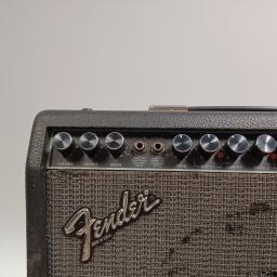 FENDER DELUXE 85