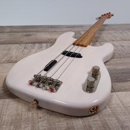 Squier Classic Vibe 50s Precision Bass relic