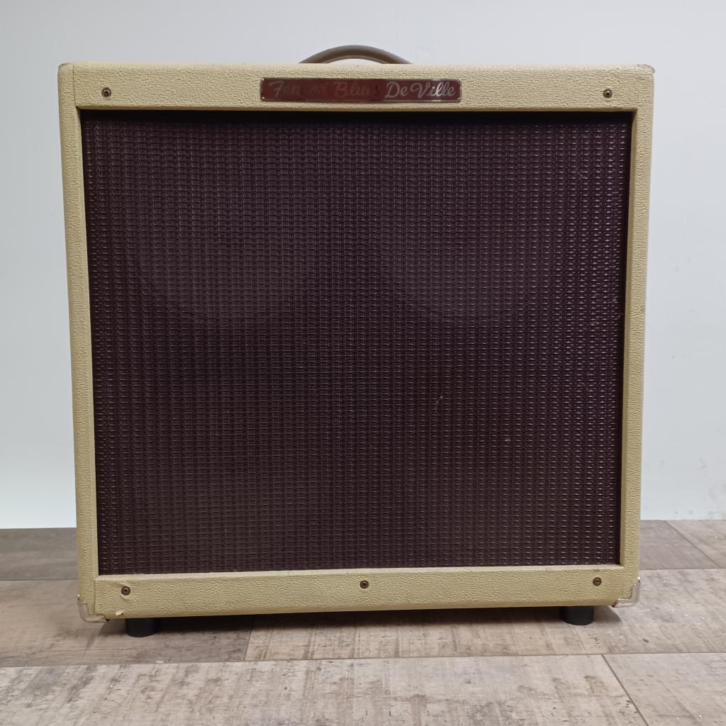 FENDER BLUES DEVILLE 4x10 tolex