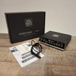 Ampeg Venture V7