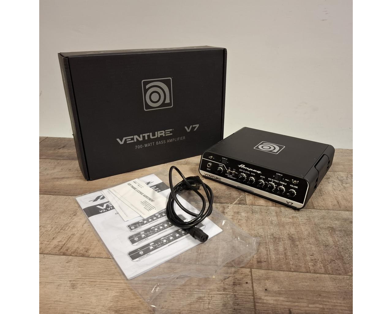Ampeg Venture V7